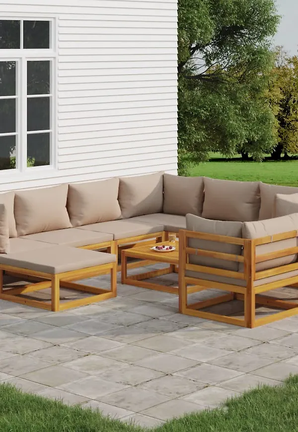 Snygg bord som passar bra vid många olika tillfällen.