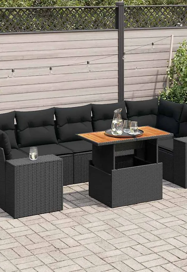 Klassisk bord som passar bra vid många olika tillfällen.