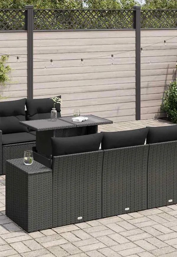 Snygg bord som passar bra vid många olika tillfällen.