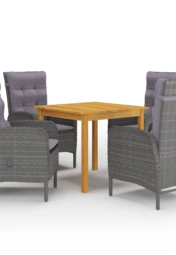 Jättefin Stol som passar bra vid många olika tillfällen.