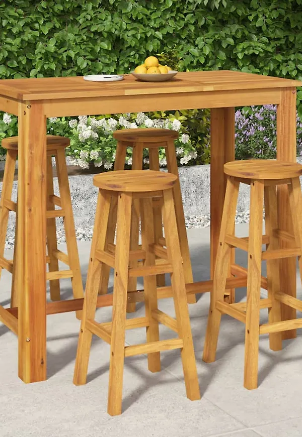 Moderiktig bord som passar bra vid många olika tillfällen.