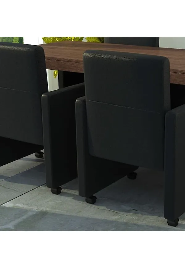 Härlig vidaxl stol i svart färg gjord i bomull.