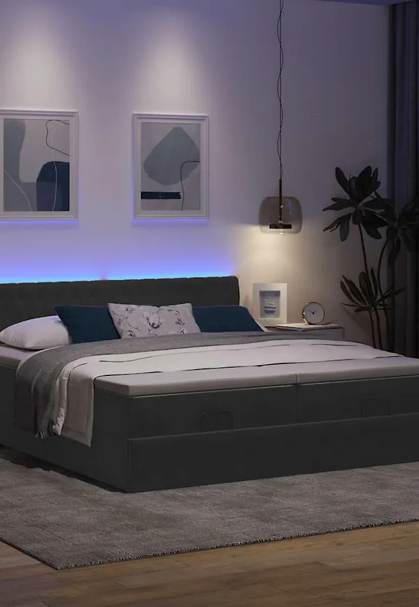 Supersnygg Säng som passar bra vid många olika tillfällen.