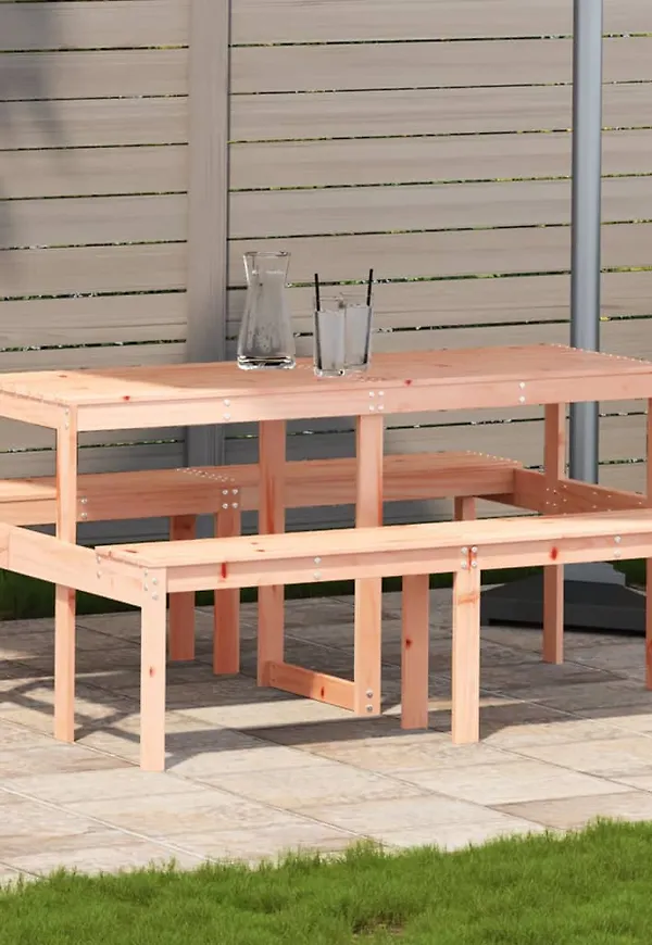 Modern bord som passar bra vid många olika tillfällen.