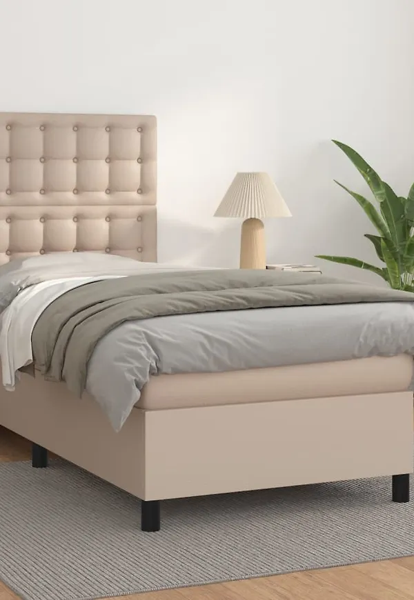 Stilren Säng som passar bra vid många olika tillfällen.