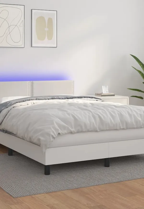 Otroligt fin Säng som passar bra vid många olika tillfällen.