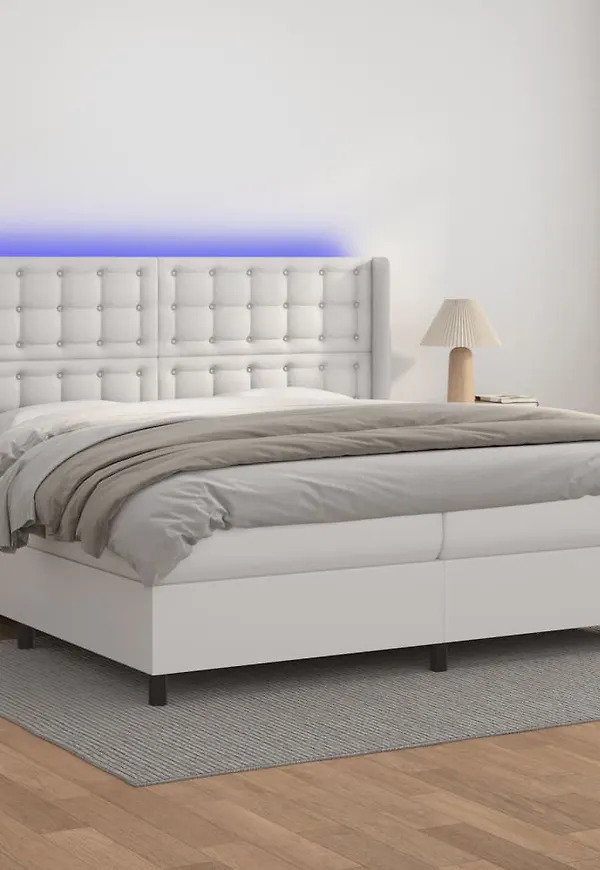 Riktigt trendig Säng som passar bra vid många olika tillfällen.