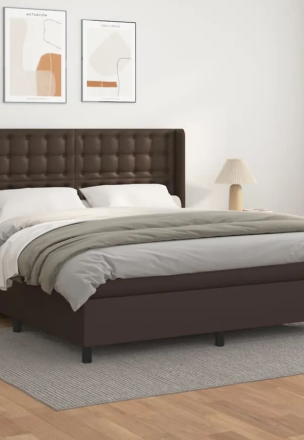 Elegant Säng som passar bra vid många olika tillfällen.