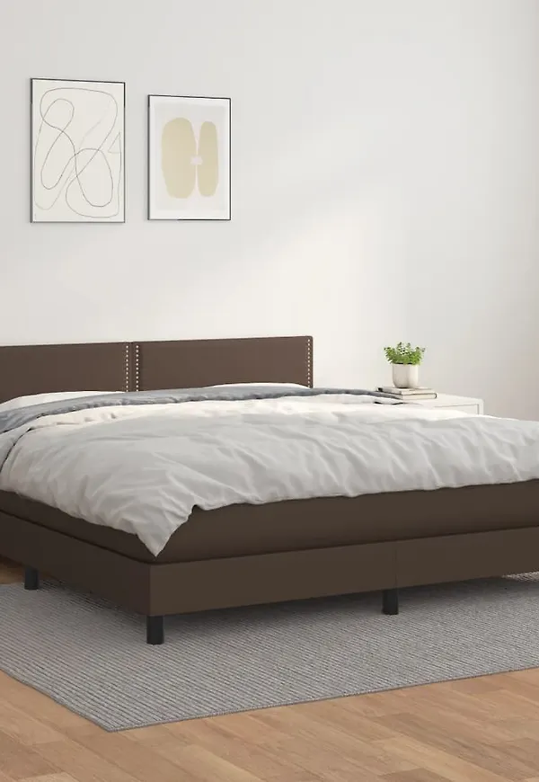 Smickrande Säng som passar bra vid många olika tillfällen.