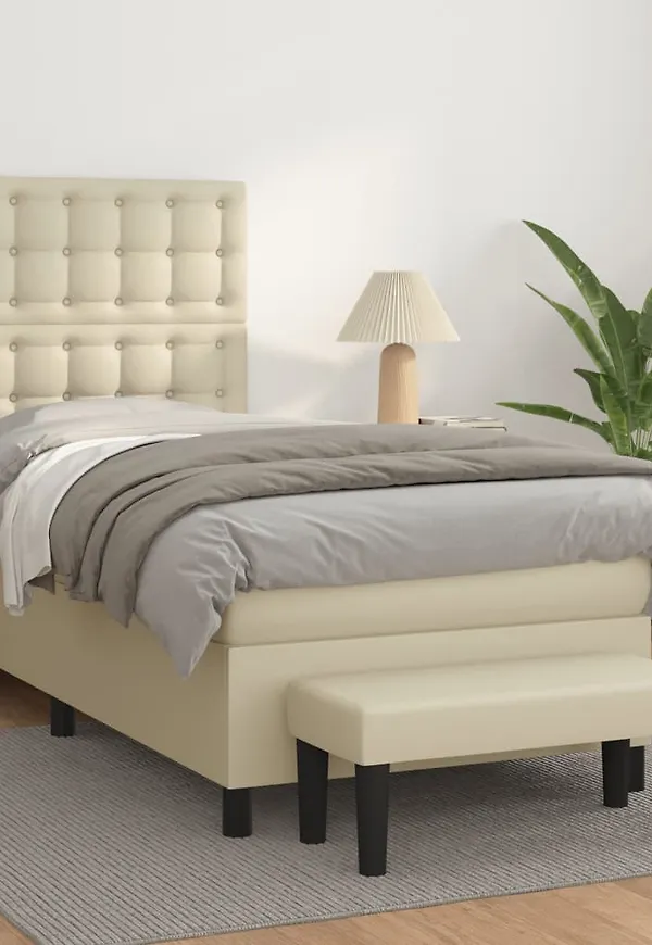 Mysig Säng som passar bra vid många olika tillfällen.