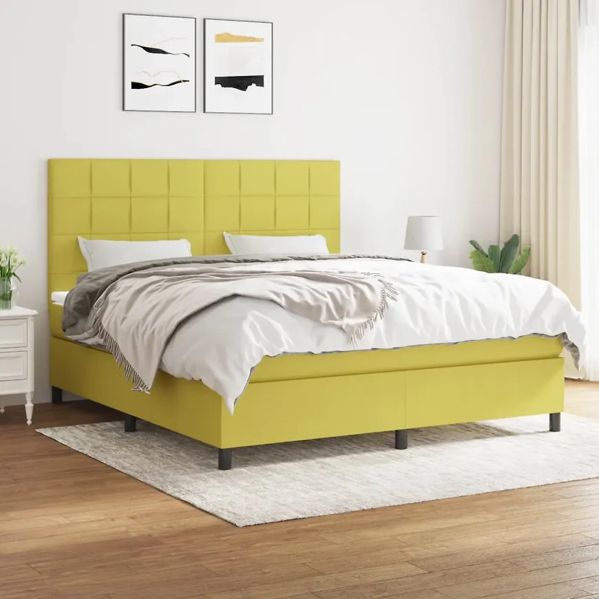 Moderiktig Säng som passar bra vid många olika tillfällen.