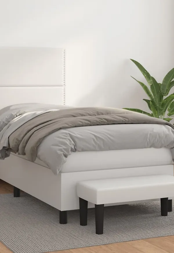 Trendig Säng som passar bra vid många olika tillfällen.