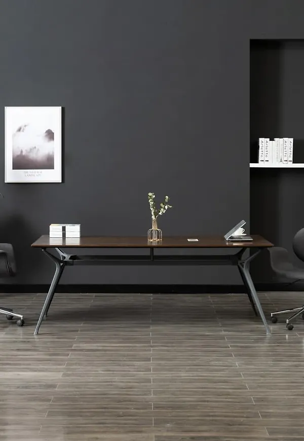 Supersnygg Stol som passar bra vid många olika tillfällen.