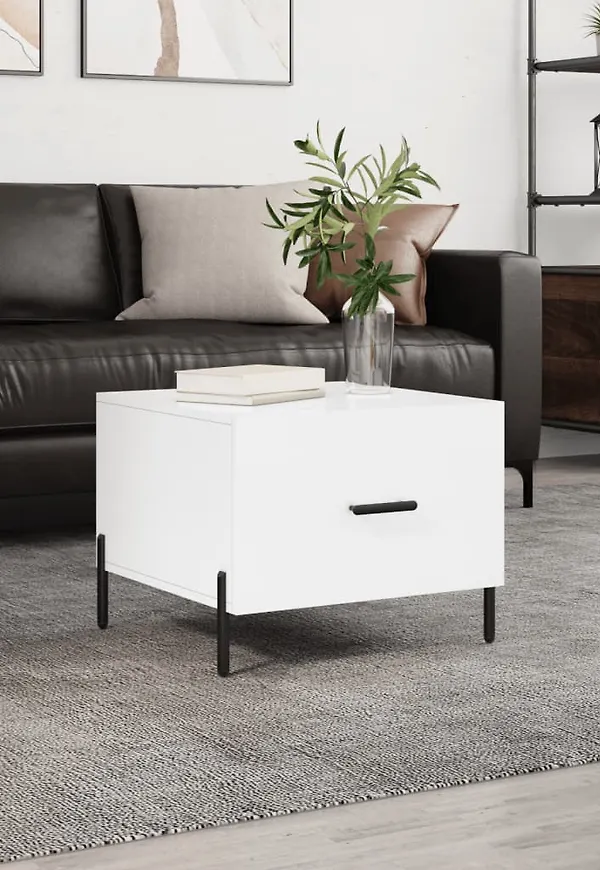 Snygg sidobord i vit färg gjord i järn.