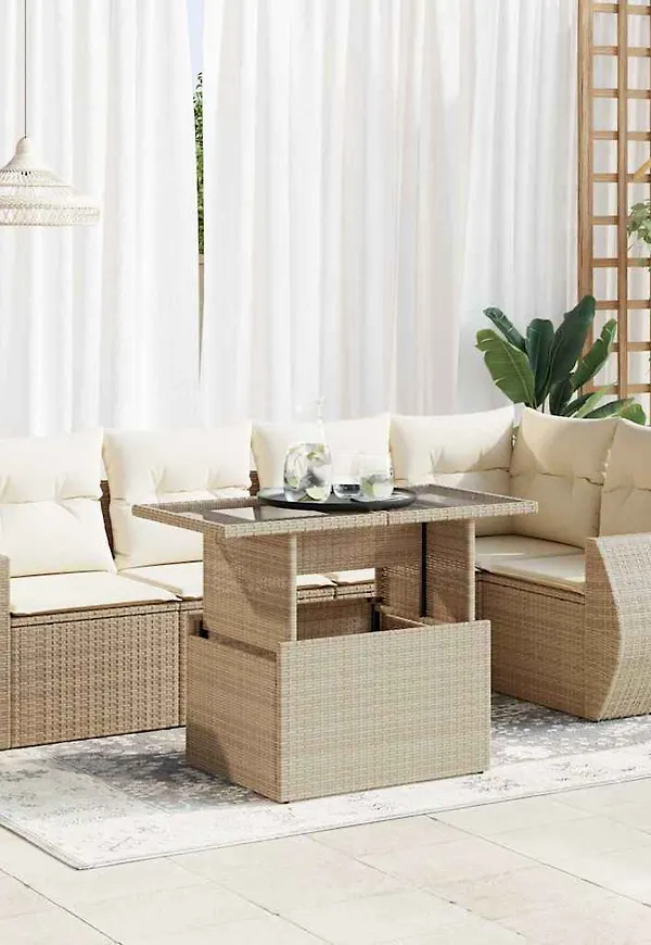 Beige matbord som passar perfekt till våren 2025!