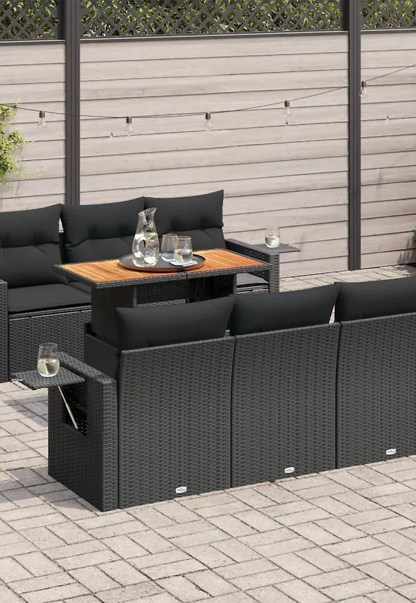 Stilren bord som passar bra vid många olika tillfällen.