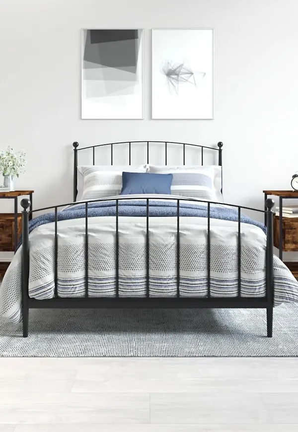 Skön vidaxl bord i brun färg gjord i ek.