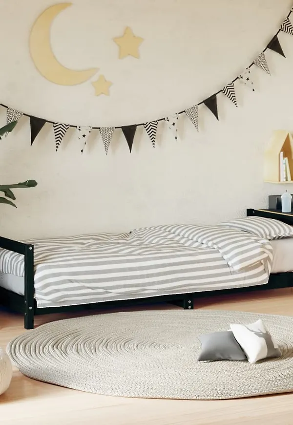 Mysig Säng som passar bra vid många olika tillfällen.