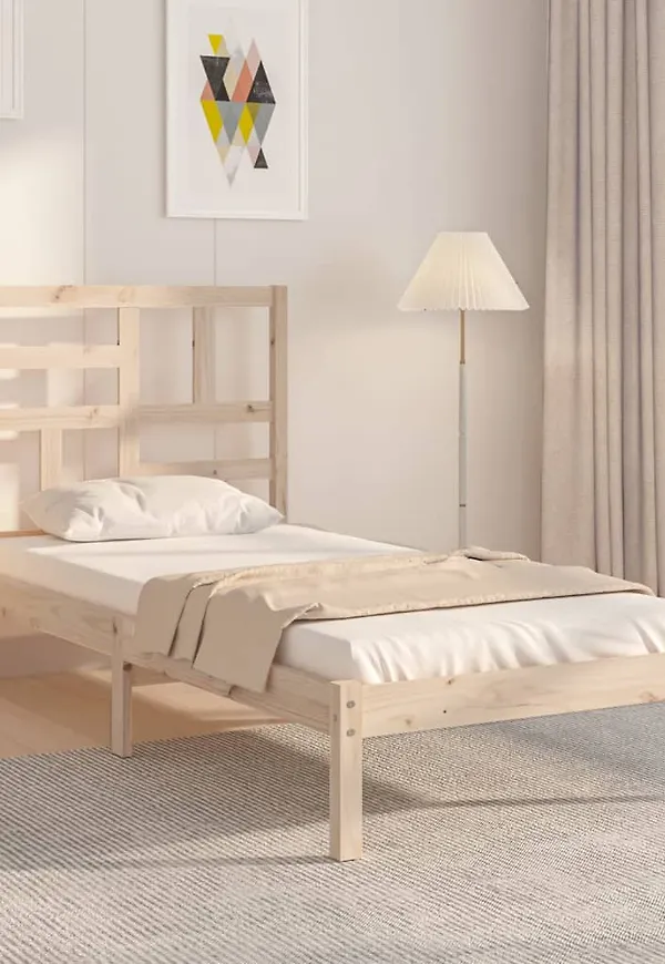 Snygg Säng som passar bra vid många olika tillfällen.
