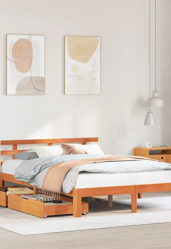 Härlig Säng som passar bra vid många olika tillfällen.