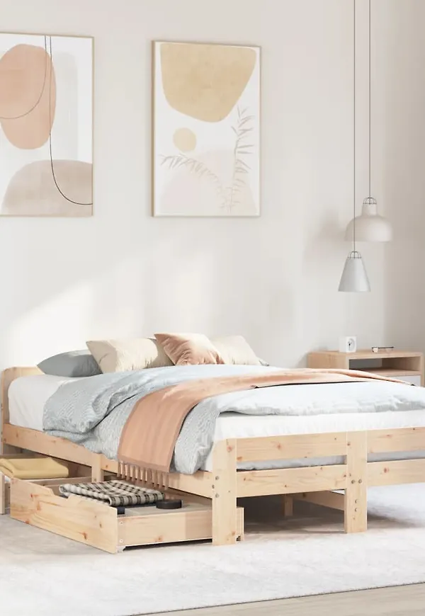 Smickrande Säng som passar bra vid många olika tillfällen.