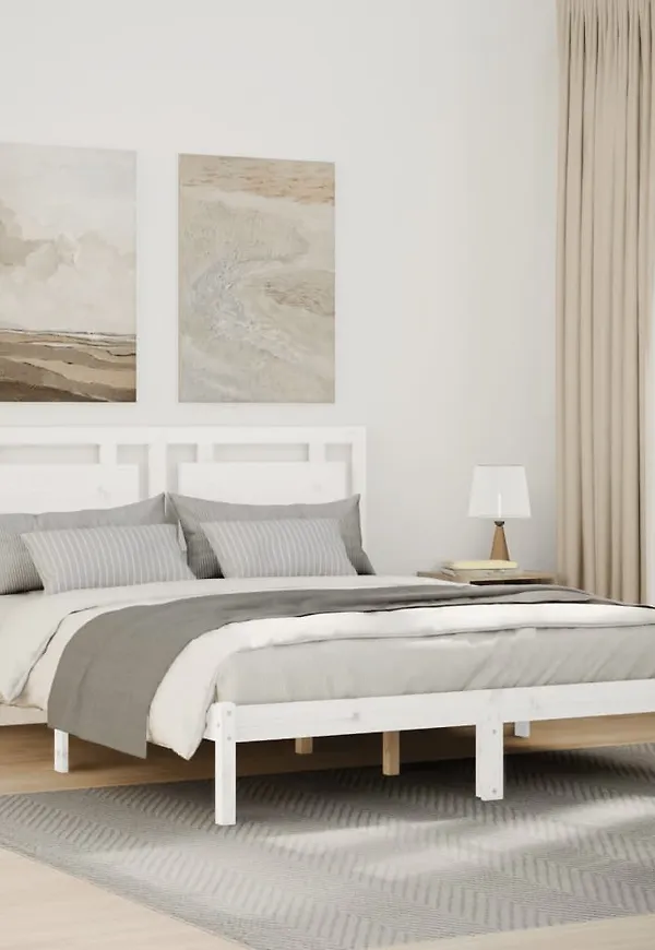 Fantastiskt snygg Säng som passar bra vid många olika tillfällen.