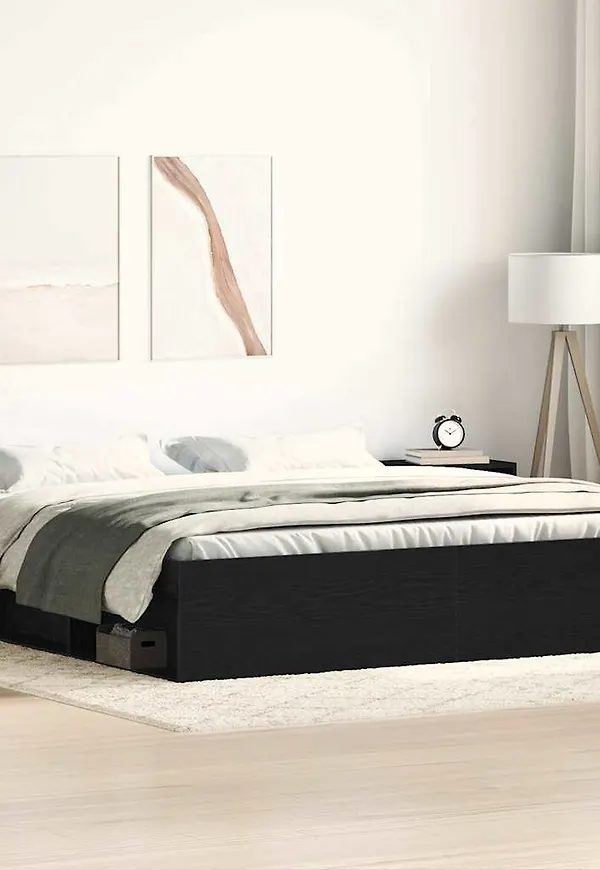 Härlig Säng som passar bra vid många olika tillfällen.