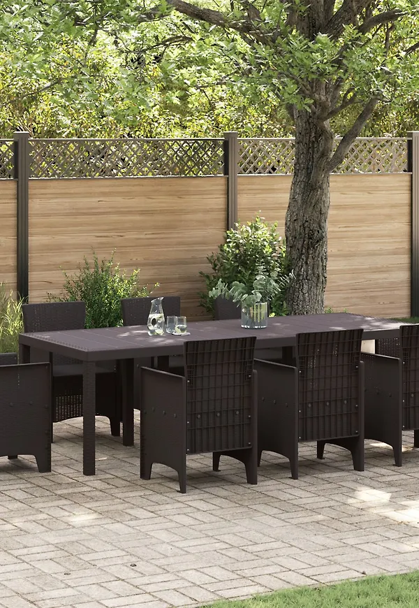 Modern bord som passar bra vid många olika tillfällen.