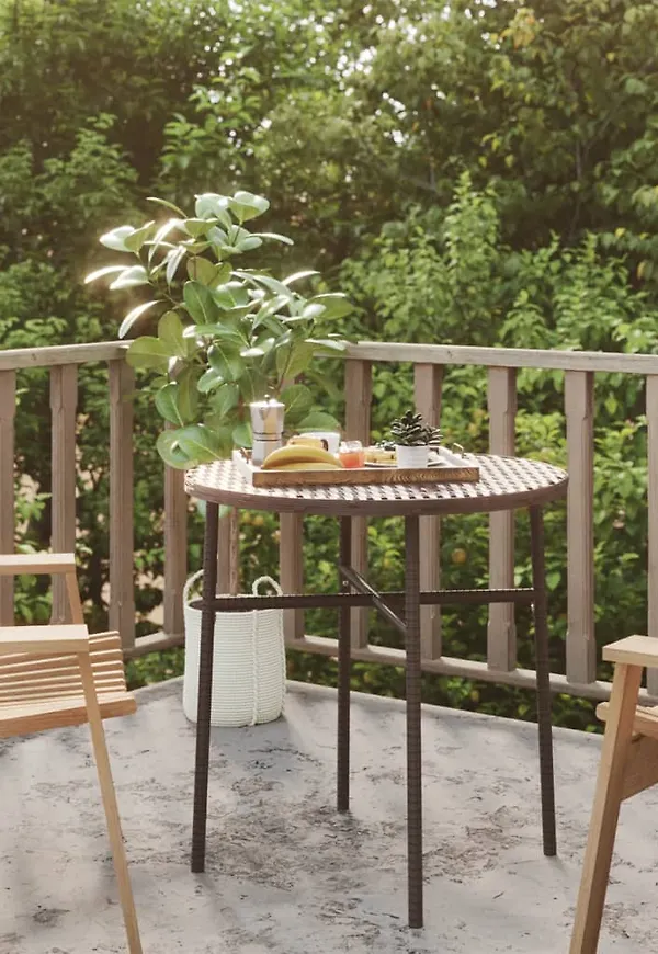 Brun vidaXL-utebord i supersnygg modell.