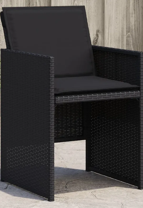 Riktigt snygg Stol som passar bra vid många olika tillfällen.