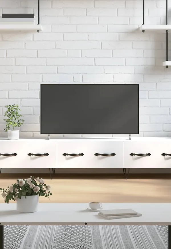 Smickrande fotoram i vit färg gjord i järn.