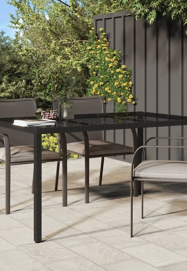 Otroligt fin bord som passar bra vid många olika tillfällen.