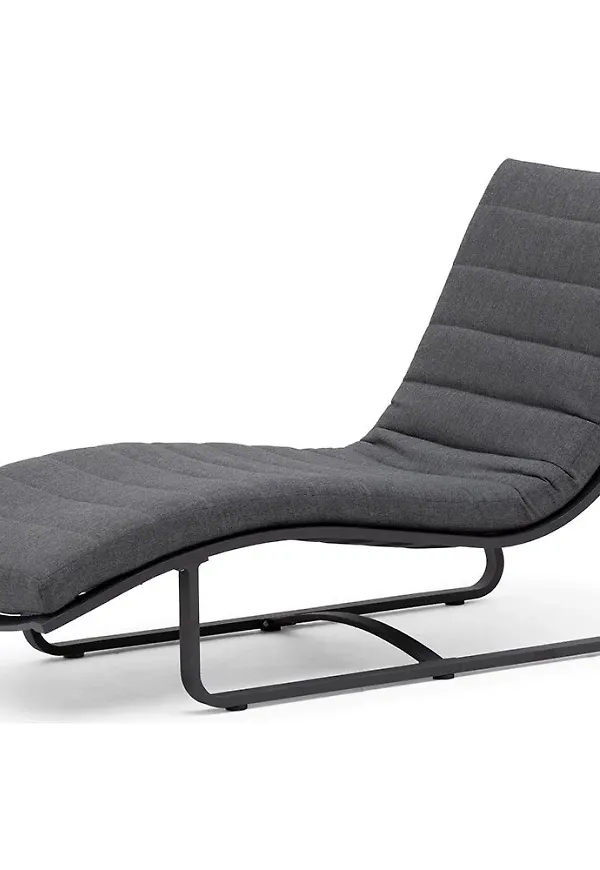 Cool solsäng i grå färg gjord i aluminium.