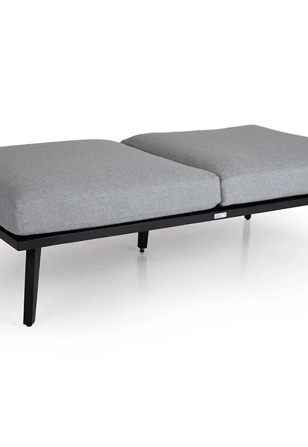 Riktigt trendig soffgrupp i aluminium från Brafab.