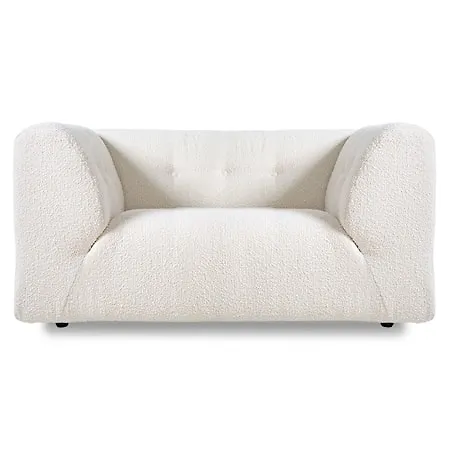 Vit HKliving-fåtölj i riktigt snygg modell.