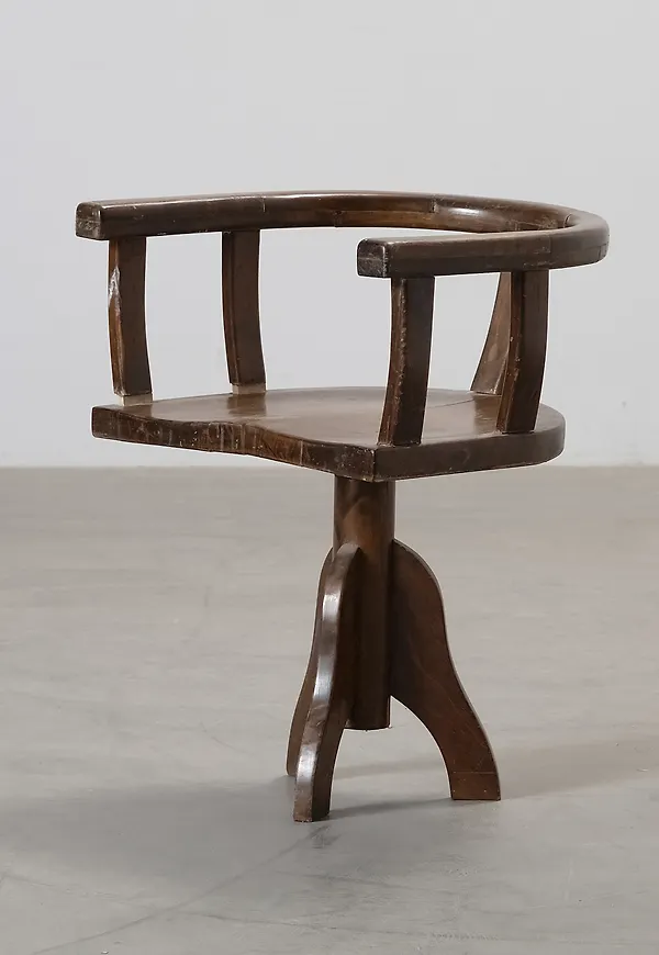 Komfortabel Stol som passar bra vid många olika tillfällen.