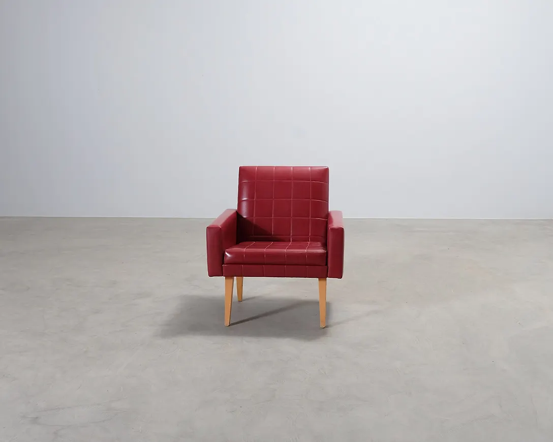 Modern röd fåtölj 2025 från No brand.