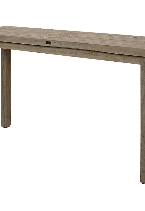 Snygg bord som passar bra vid många olika tillfällen.