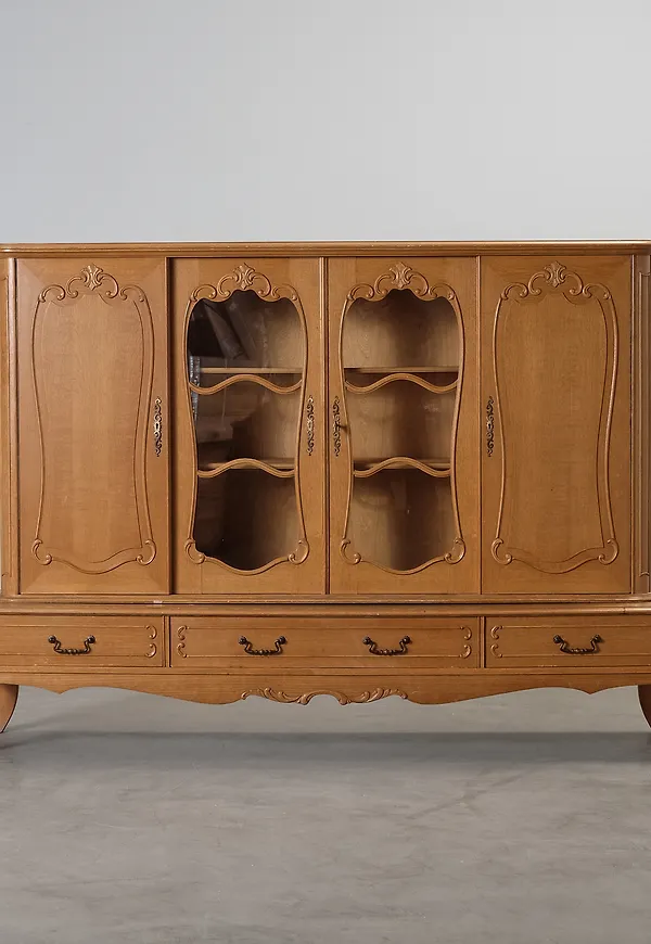 Cool vitrinskåp 2026 från No brand.