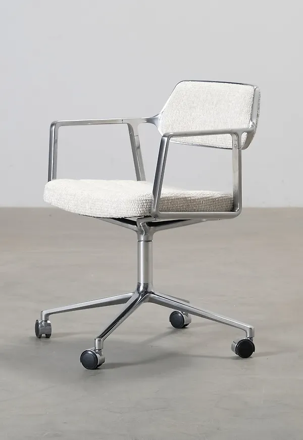 Stilriktig vit stol 2026 från Vipp.