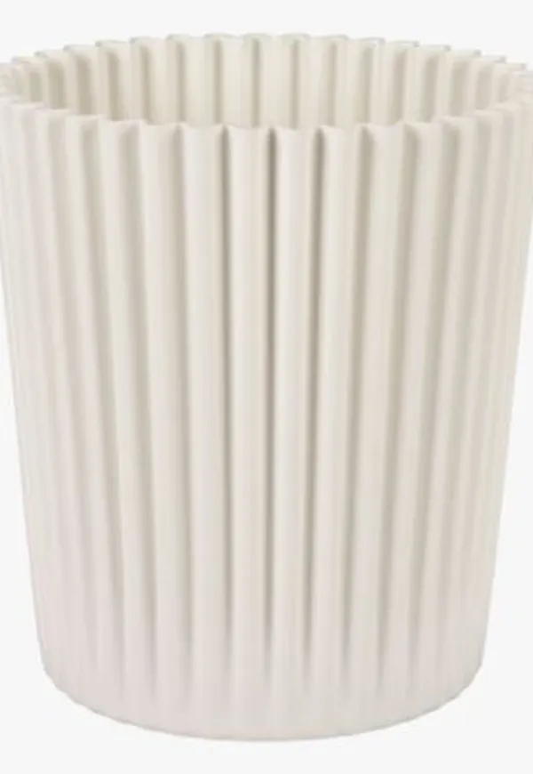 Cool utomhuskruka i vitt från Forms & Objects.