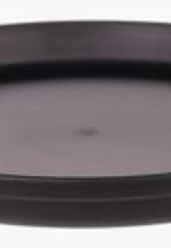 Riktigt fin svart kruka 2025 från Forms & Objects.