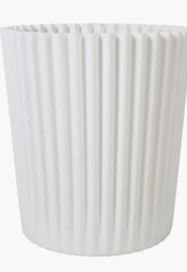 Vit Forms & Objects-blomkruka i stilriktig modell.