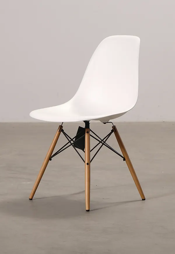 Fantastiskt fin stol 2025 från Vitra.