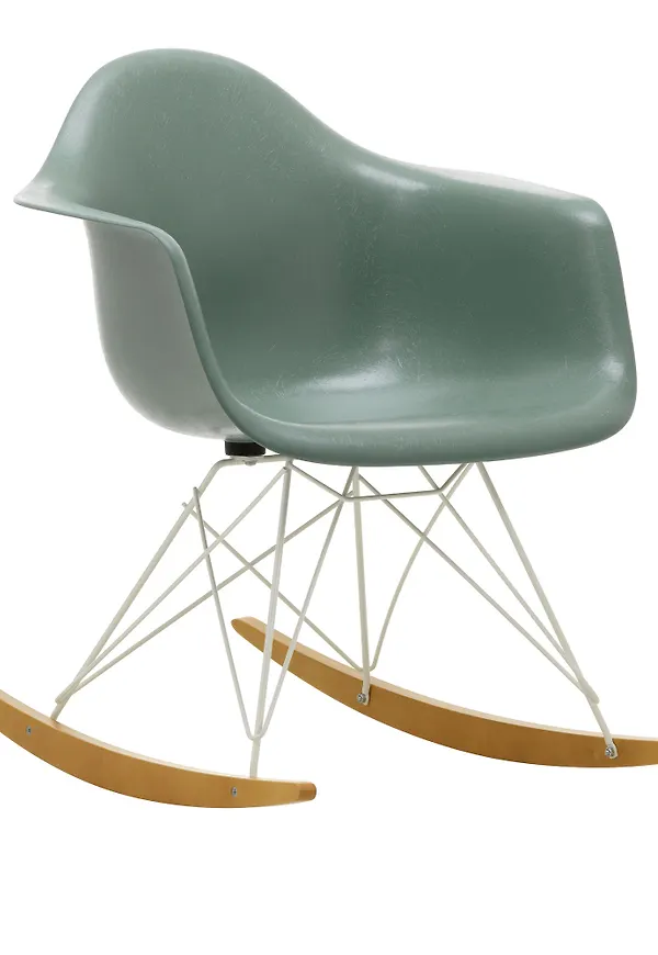 Elegant grön stol 2026 från Vitra.