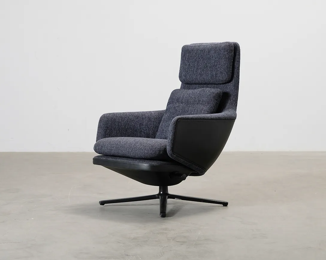 Exklusiv blå fåtölj 2026 från Vitra.