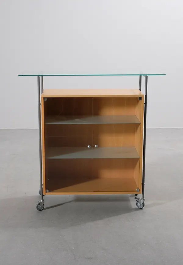 Superfin Skåp som passar bra vid många olika tillfällen.