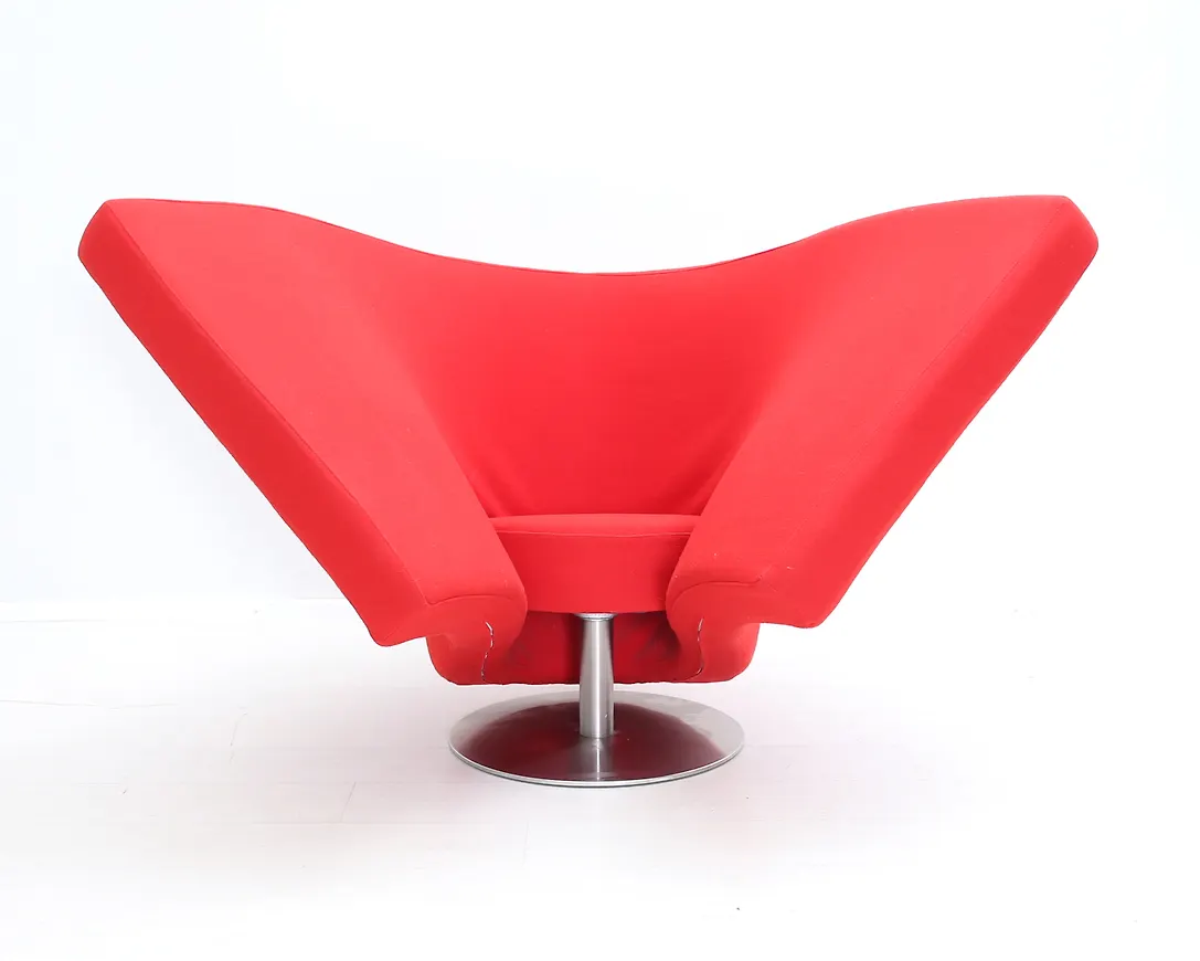 Superfin röd fåtölj 2025 från Vivero.