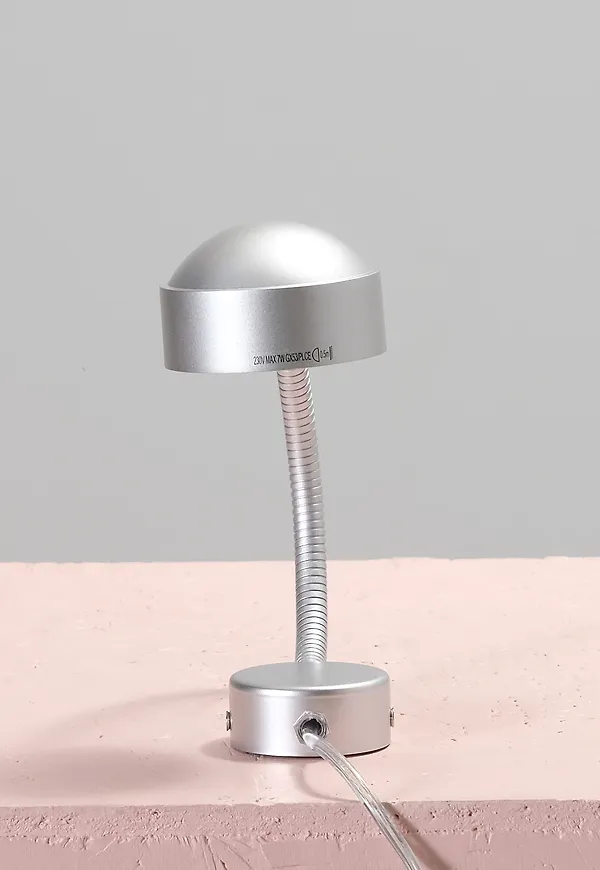 Fin Lampa som passar bra vid många olika tillfällen.