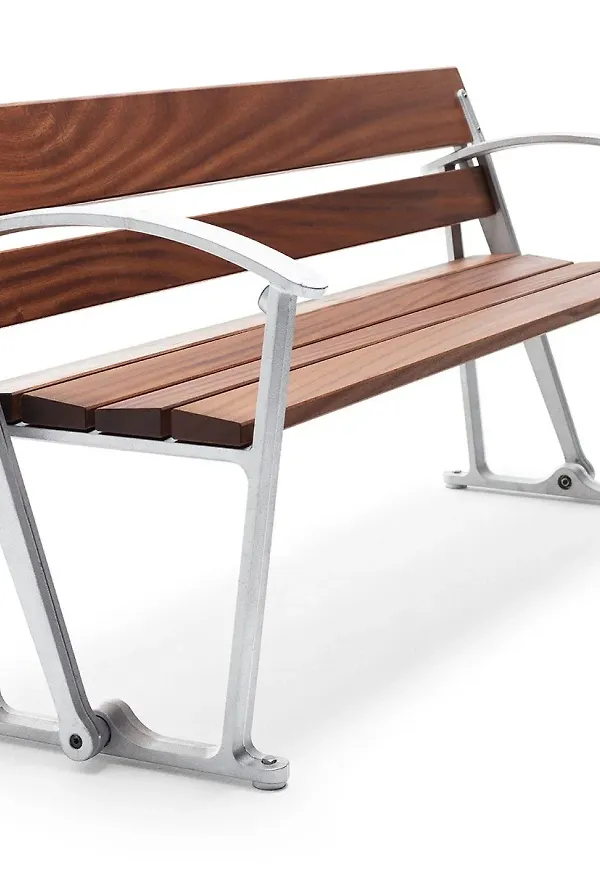 Riktigt snygg grå soffa i mahogny från Byarums Bruk.